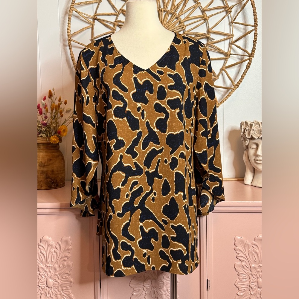 Zozo XL Animal Print V-Neck Women's Top